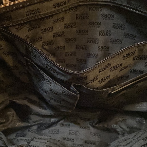 Michael Kors Travel Bag MK - Picture 7 of 7